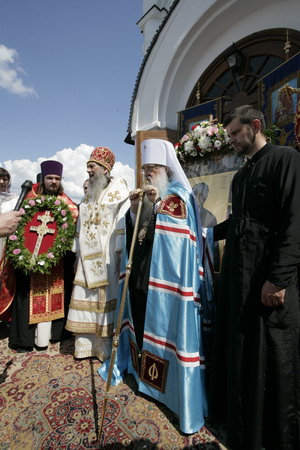 На паперти Спасского храма